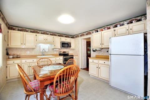Tiny photo for 15 Bridgewater Common #15, Bridgewater, CT 06752 (MLS # 24191405)