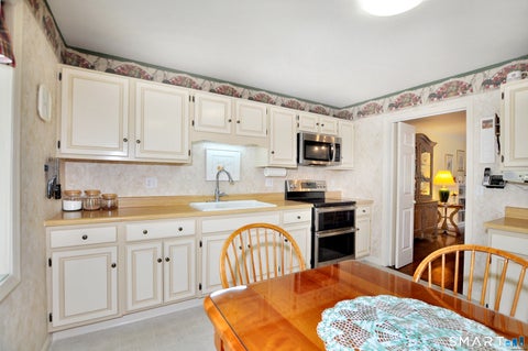 Tiny photo for 15 Bridgewater Common #15, Bridgewater, CT 06752 (MLS # 24191405)