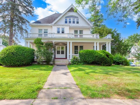 Photo of 75 S Main Street #Apt E, Branford, CT 06405 (MLS # 24157437)