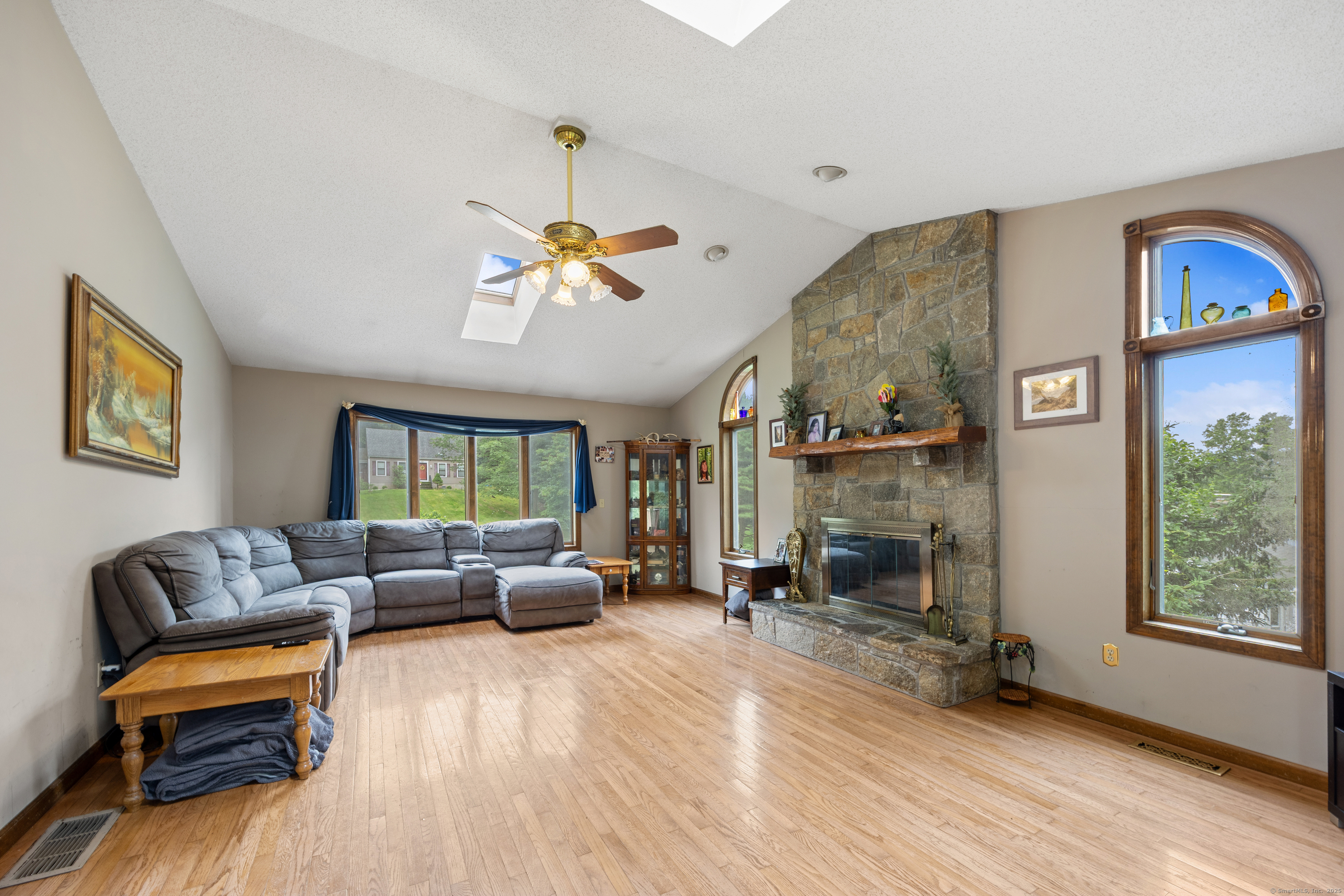 291 Guinevere Ridge