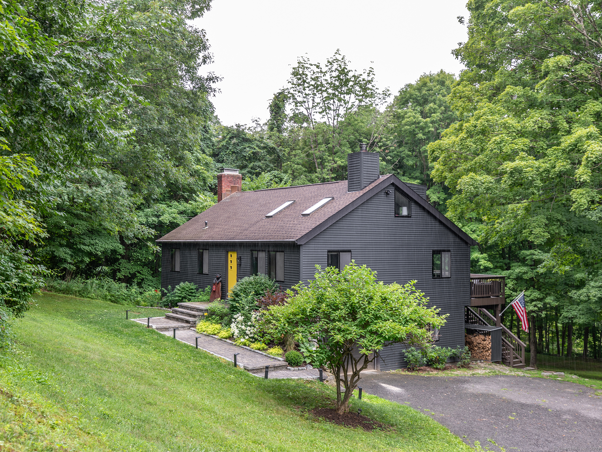 Burnett Road, New Milford, Connecticut - 3 Bedrooms  
3 Bathrooms  
7 Rooms - 