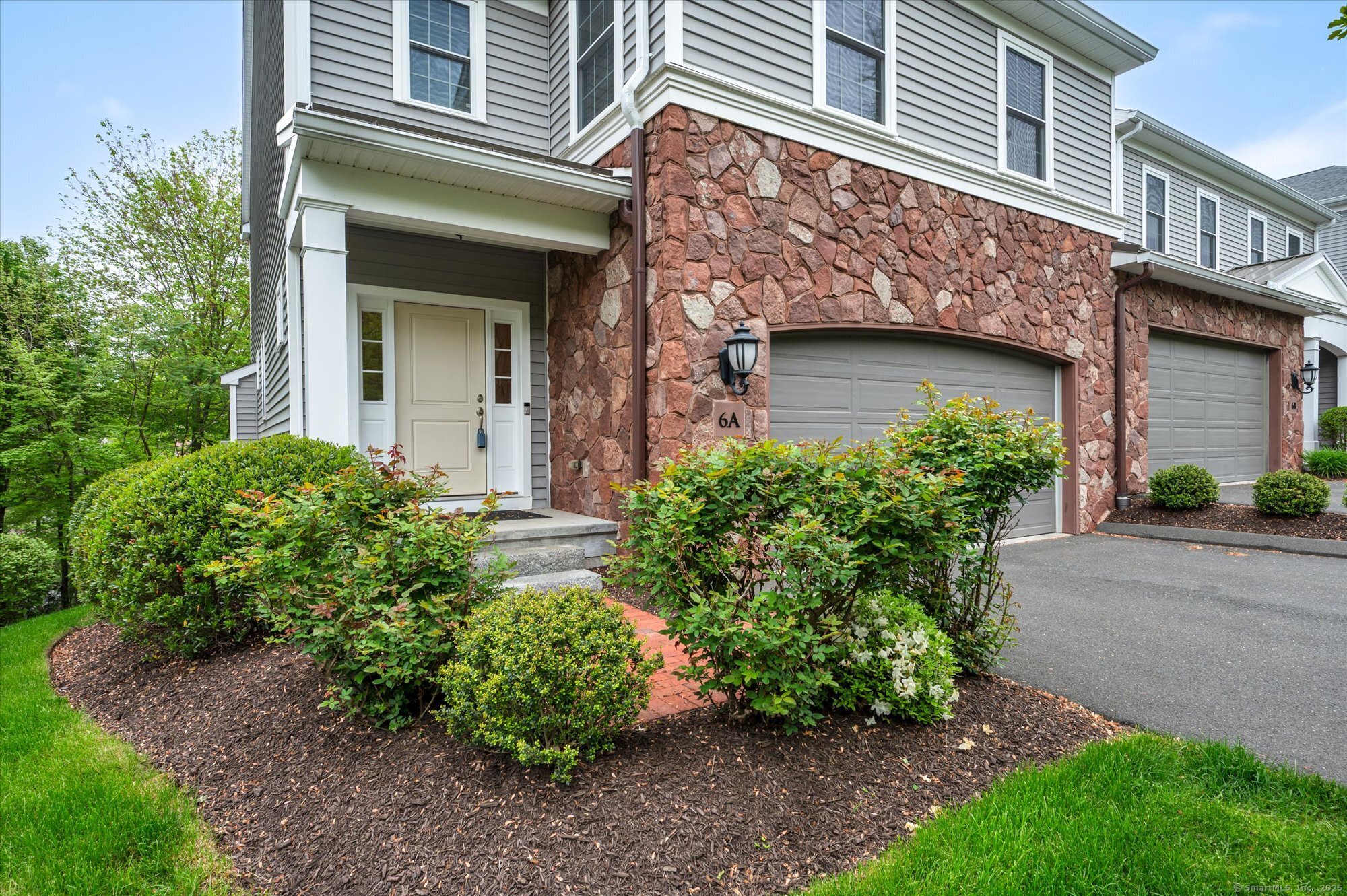 Property for Sale at Mill Pond Lane A, Simsbury, Connecticut - Bedrooms: 3 
Bathrooms: 4 
Rooms: 7  - $624,900