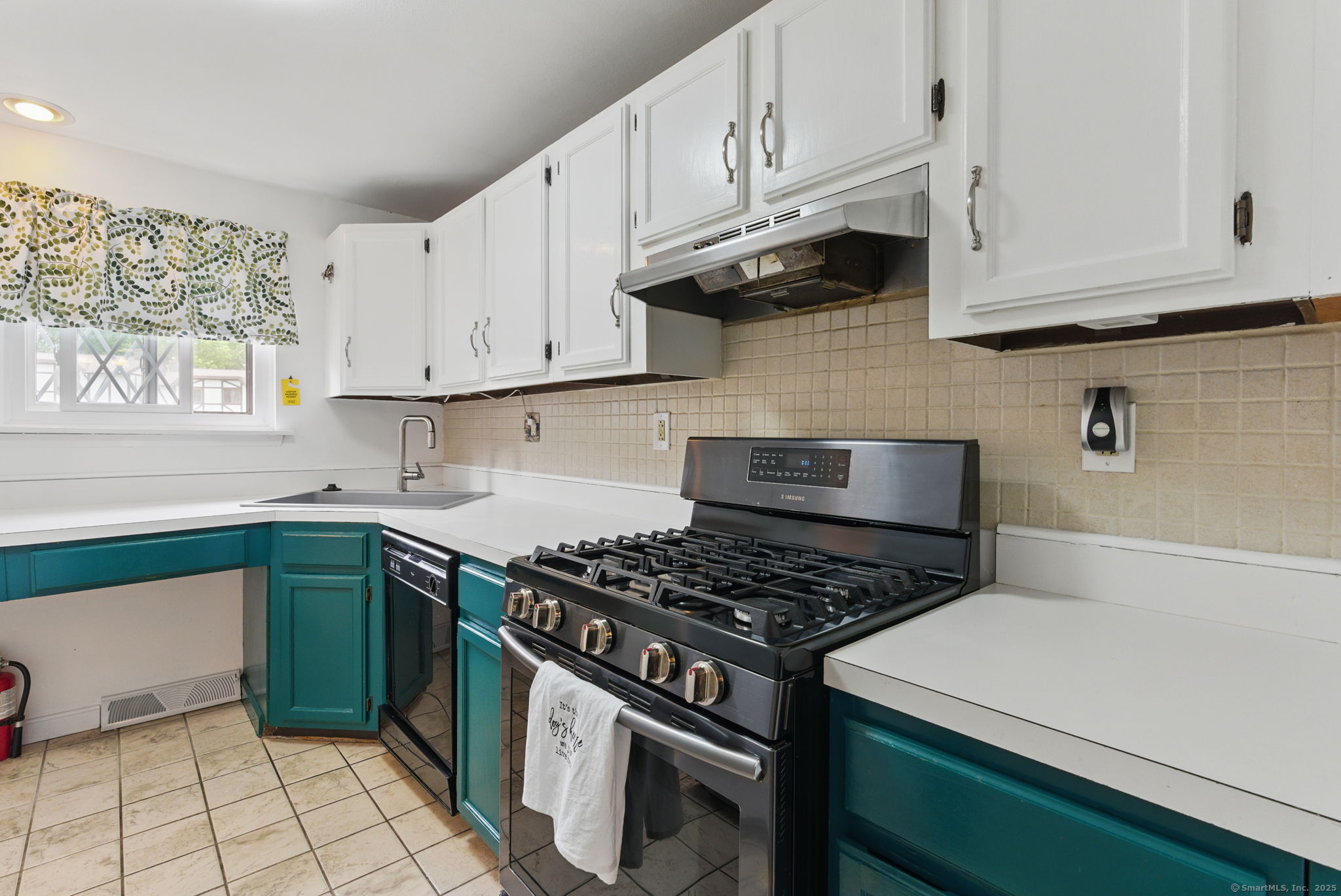 404 Cedar Hollow Drive #404, Rocky Hill, Connecticut image 2