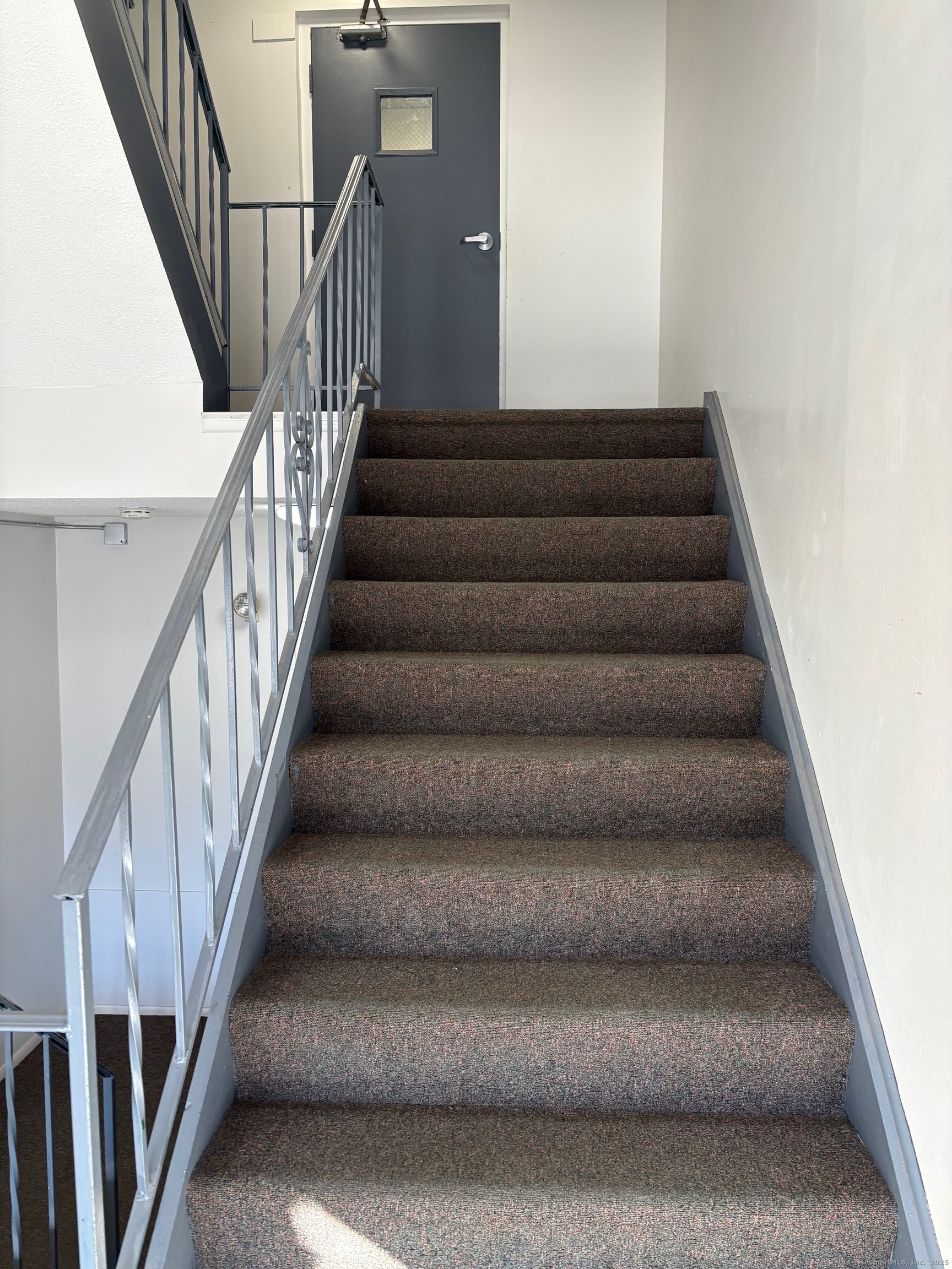 39 Hoffman Court APT B3