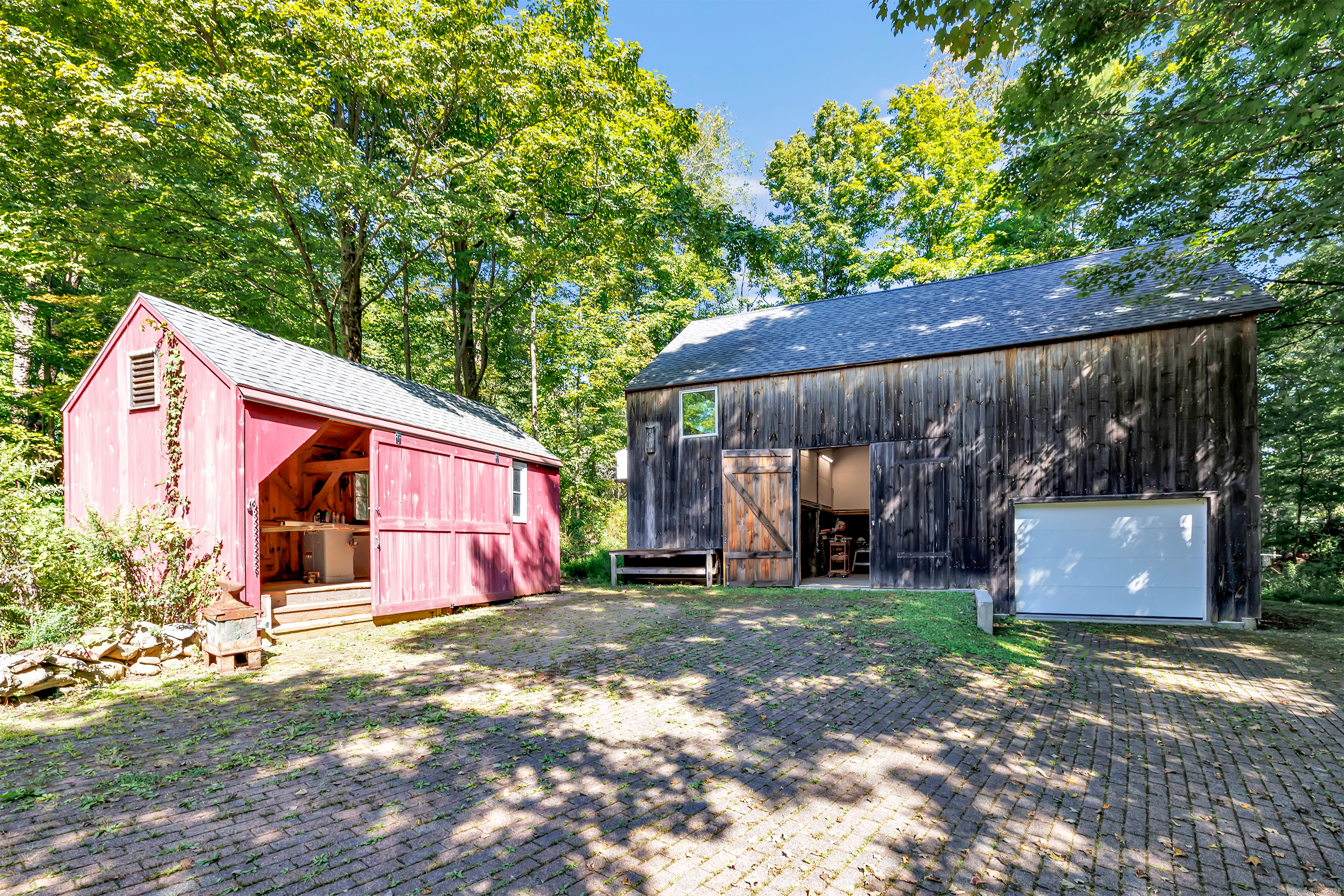 1301 Monroe Turnpike