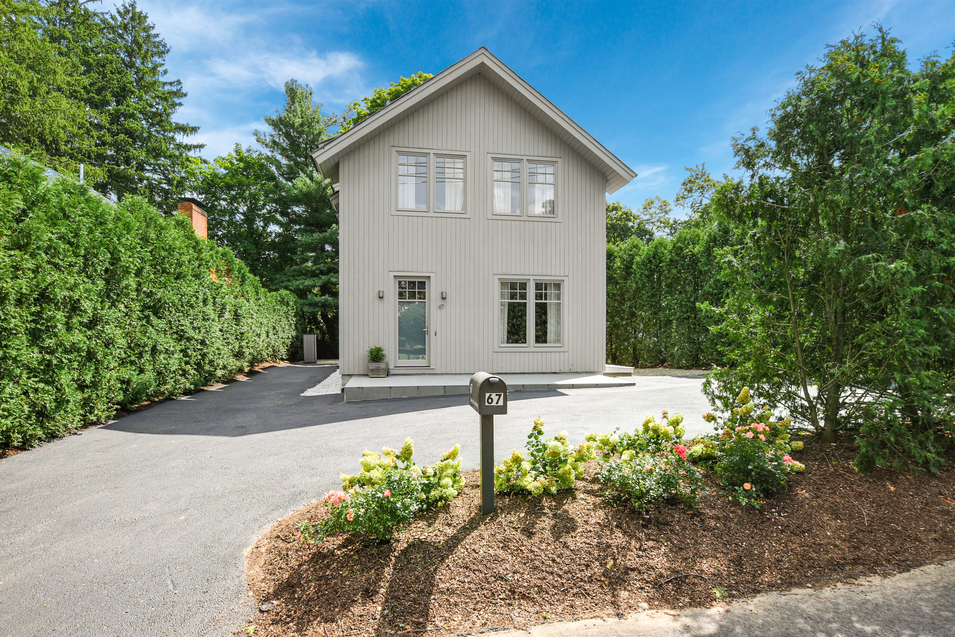 67 Lakeview Avenue, New Canaan, Connecticut - 4 Bedrooms  
4.5 Bathrooms  
7 Rooms - 