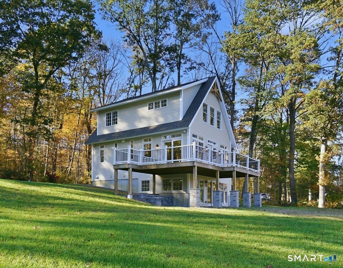 14 Ashford Lake Drive