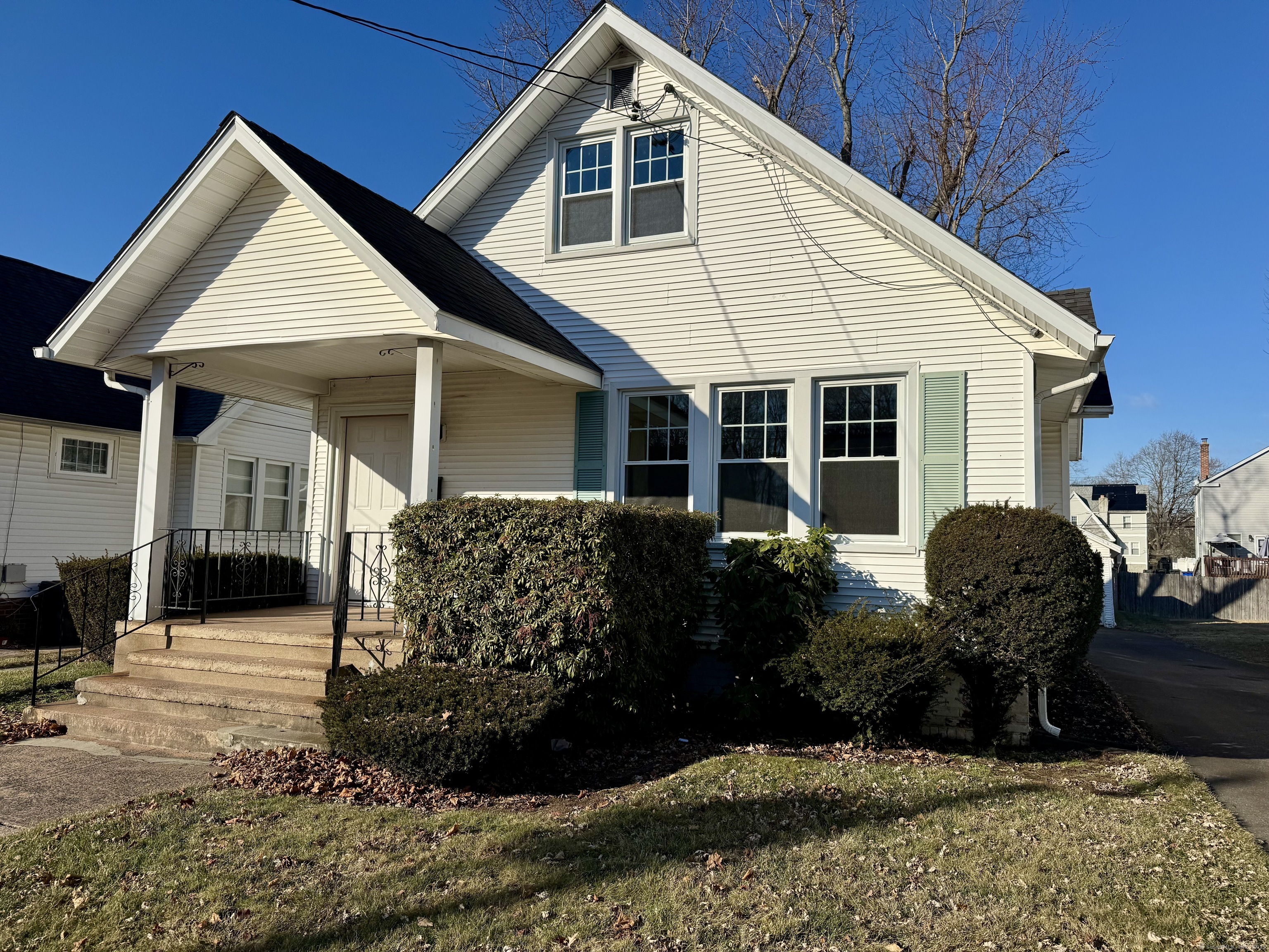 Rental Property at Deerfield Street, East Haven, Connecticut - Bedrooms: 3 
Bathrooms: 2 
Rooms: 6  - $2,650 MO.