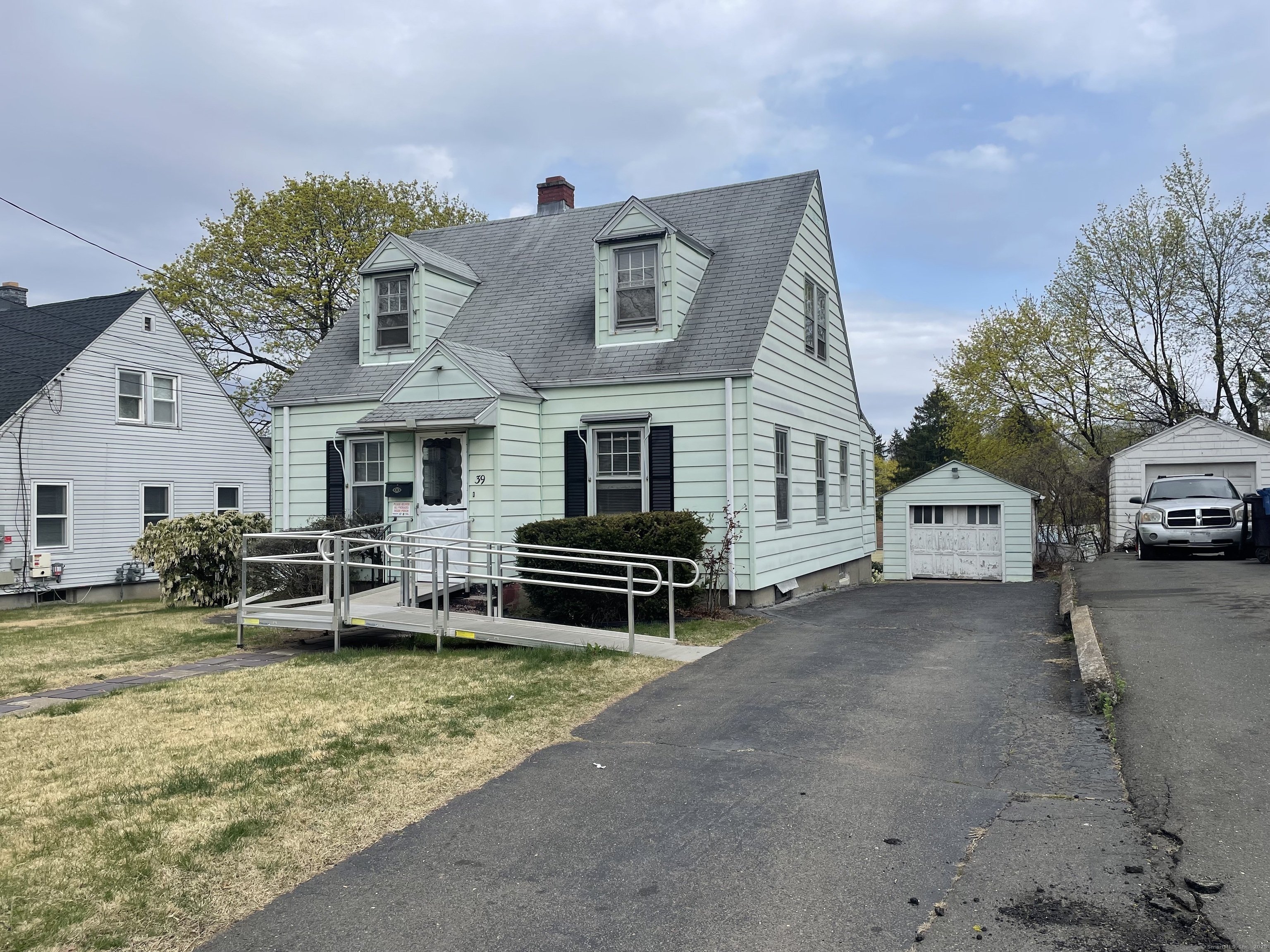 39 Neanda Street, New Britain, Connecticut image 1