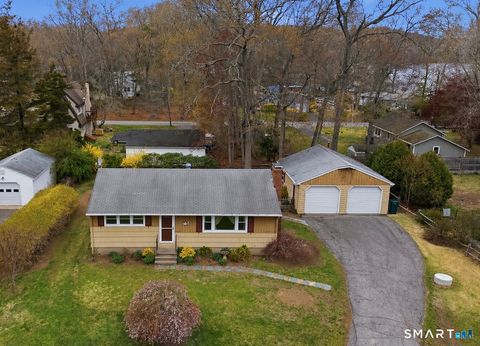 Photo of 12 Pickerel Cove Trail, Old Lyme, CT 06371 (MLS # 24169758)