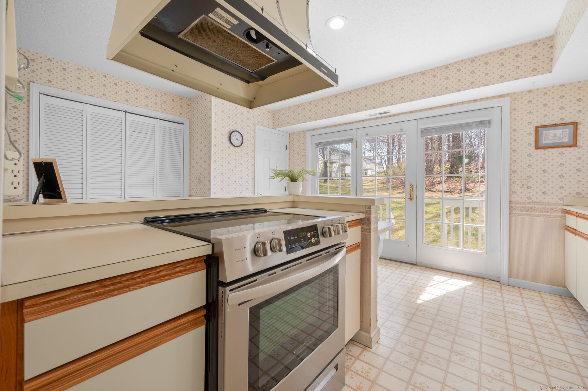 20 Wolf Hill Road 8G