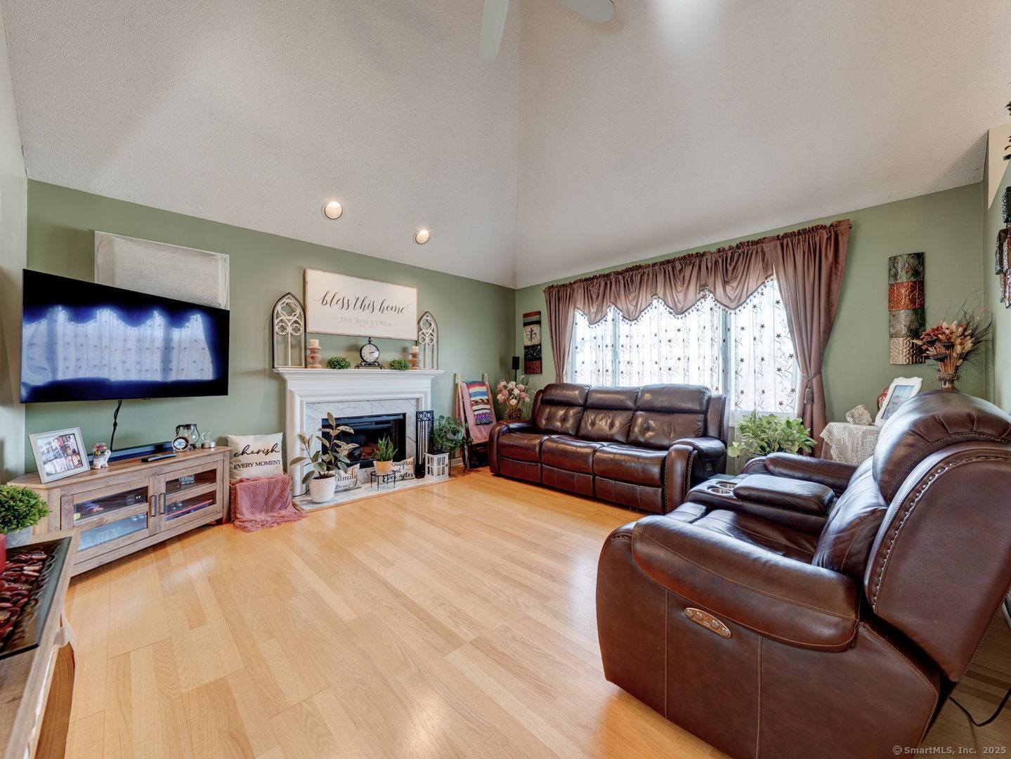 33 Tyler Way, Bristol, Connecticut image 4