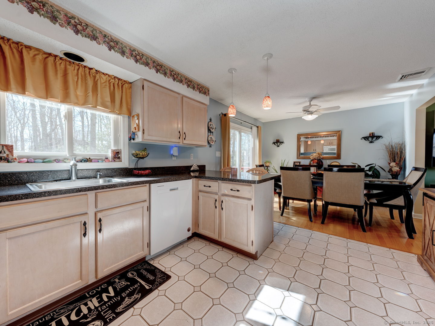 33 Tyler Way, Bristol, Connecticut image 10