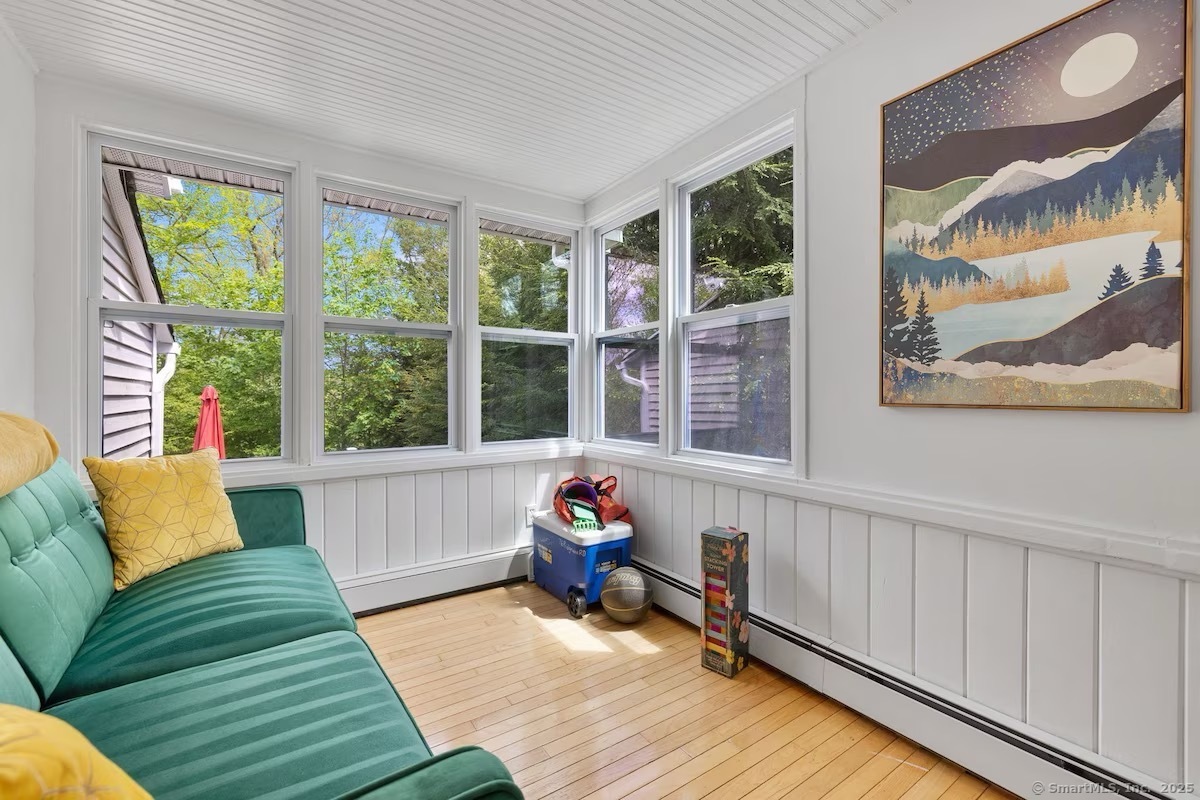 East Haddam, Connecticut 06415, United States, 3 Bedrooms Bedrooms, ,1 BathroomBathrooms,Residential,Active,95605