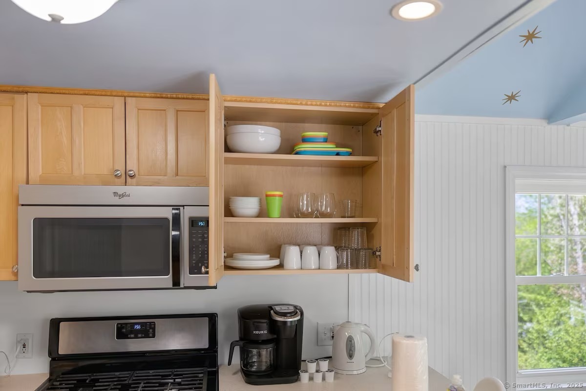 East Haddam, Connecticut 06415, United States, 3 Bedrooms Bedrooms, ,1 BathroomBathrooms,Residential,Active,95605