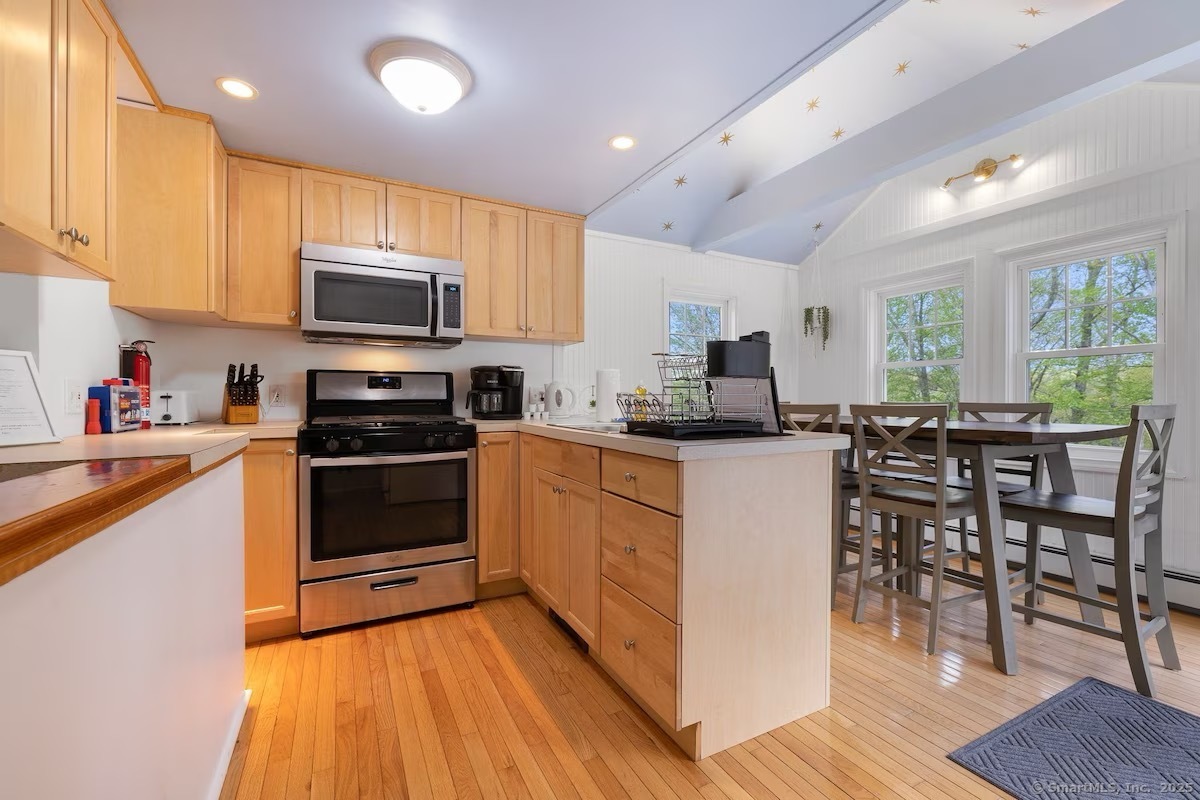 East Haddam, Connecticut 06415, United States, 3 Bedrooms Bedrooms, ,1 BathroomBathrooms,Residential,Active,95605