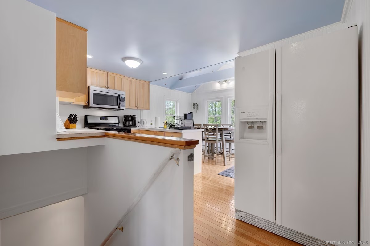 East Haddam, Connecticut 06415, United States, 3 Bedrooms Bedrooms, ,1 BathroomBathrooms,Residential,Active,95605