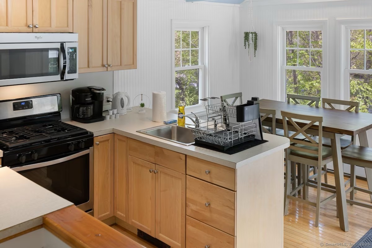 East Haddam, Connecticut 06415, United States, 3 Bedrooms Bedrooms, ,1 BathroomBathrooms,Residential,Active,95605