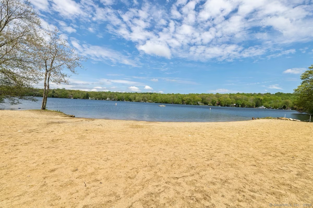 East Haddam, Connecticut 06415, United States, 3 Bedrooms Bedrooms, ,1 BathroomBathrooms,Residential,Active,95605