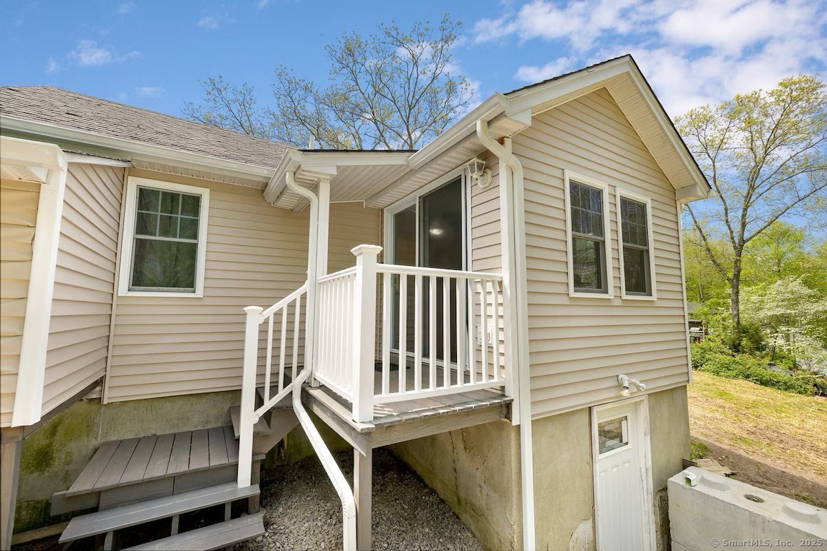 East Haddam, Connecticut 06415, United States, 3 Bedrooms Bedrooms, ,1 BathroomBathrooms,Residential,Active,95605