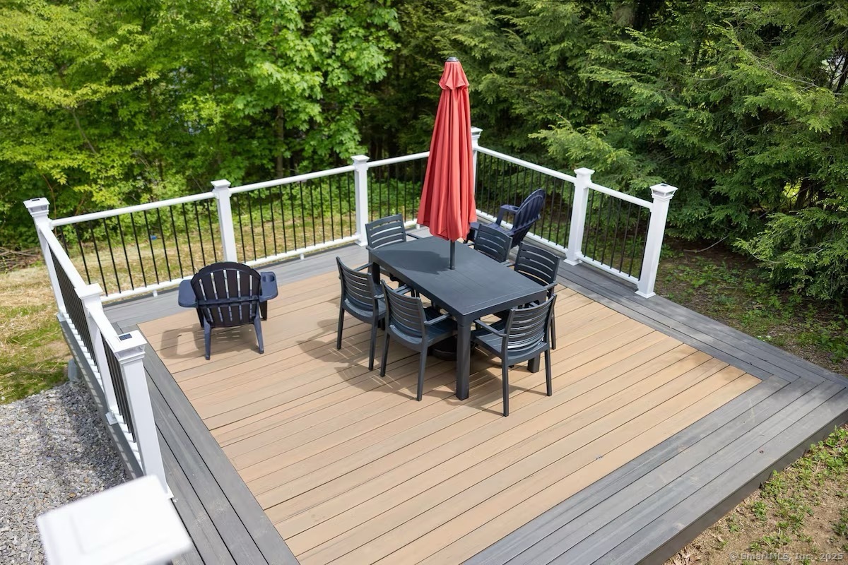 East Haddam, Connecticut 06415, United States, 3 Bedrooms Bedrooms, ,1 BathroomBathrooms,Residential,Active,95605