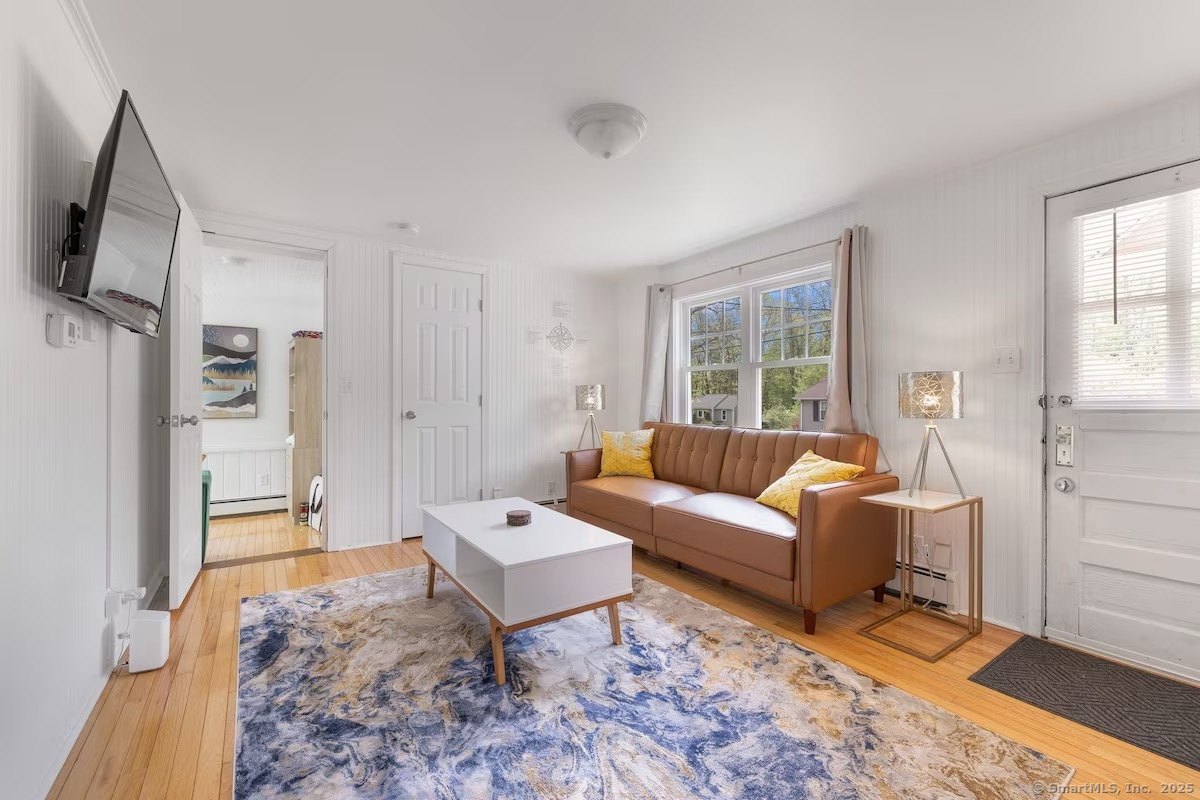 East Haddam, Connecticut 06415, United States, 3 Bedrooms Bedrooms, ,1 BathroomBathrooms,Residential,Active,95605