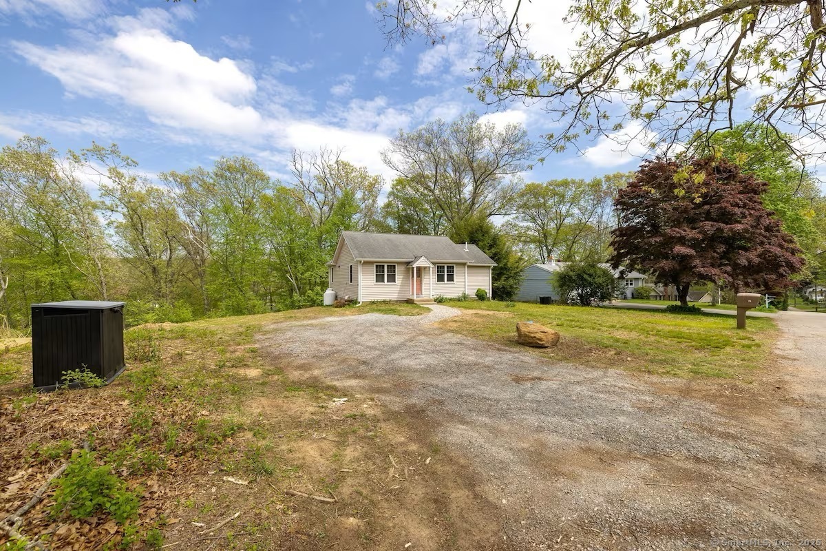 East Haddam, Connecticut 06415, United States, 3 Bedrooms Bedrooms, ,1 BathroomBathrooms,Residential,Active,95605