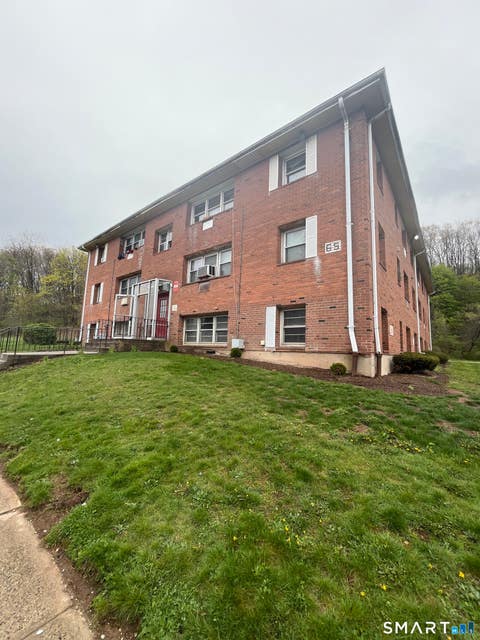 Condo For Sale - 65 Donna Drive #C2<br/> New Haven, CT 06513