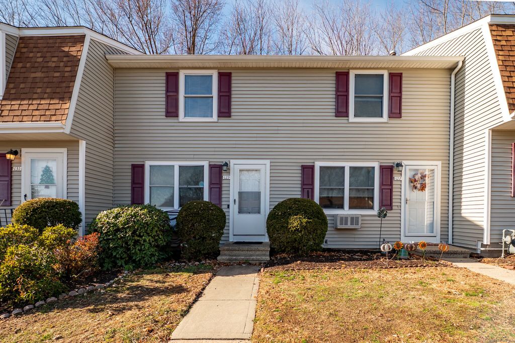 Photo of 129 Brentwood Drive #129, Wallingford, CT 06492 (MLS # 24143274)