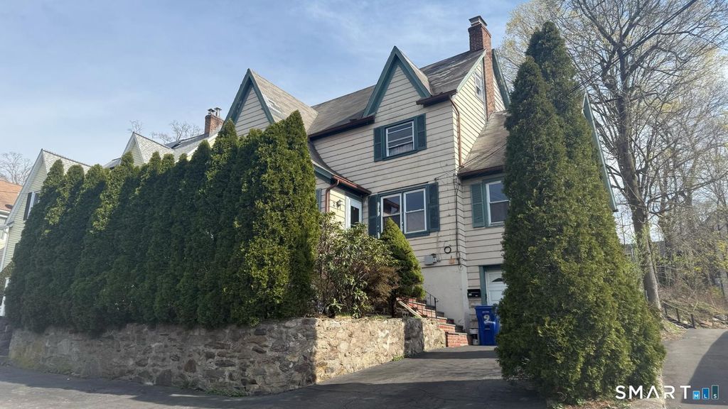Photo of 2 Maplewood Terrace #1, Norwalk, CT 06851 (MLS # 24166900)