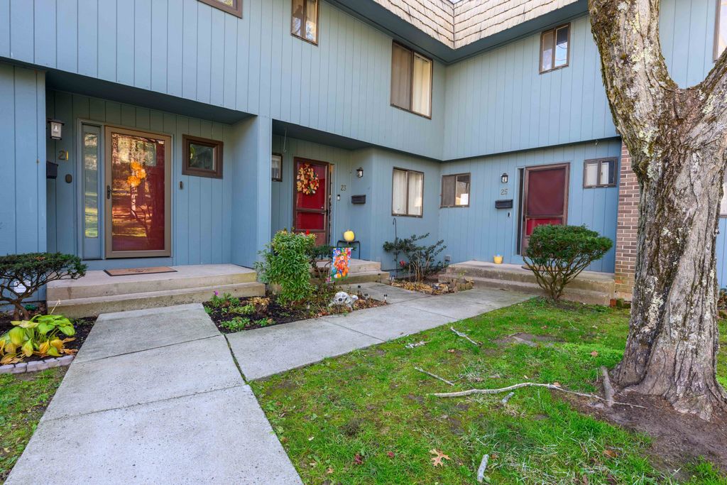 Photo of 23 Margo Court #23, Cromwell, CT 06416 (MLS # 24141196)