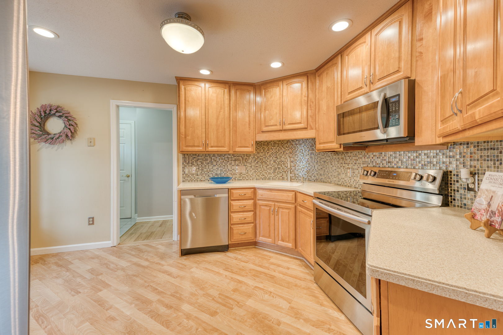 811 Village Road 811