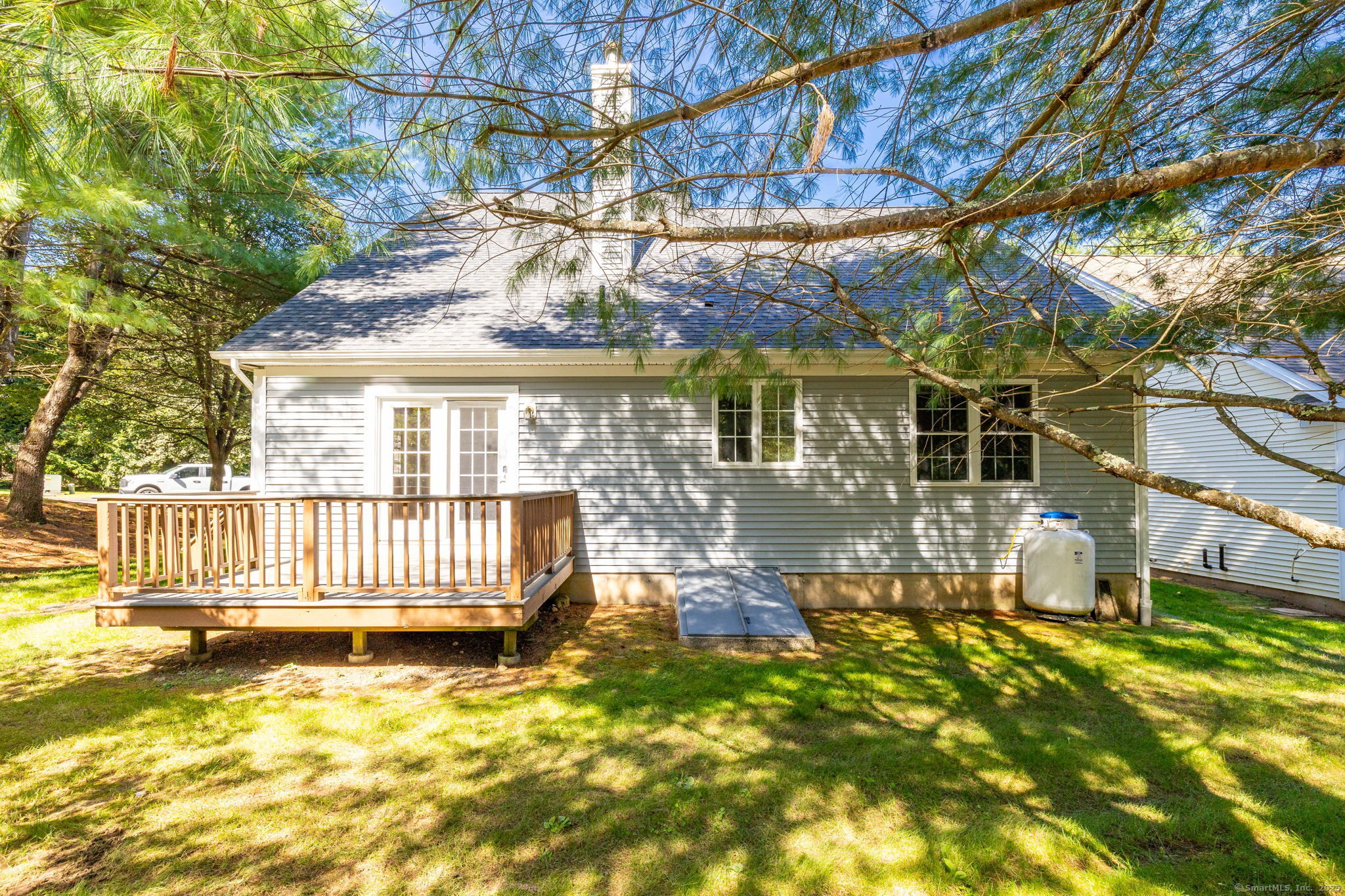 Simsbury, Connecticut 06070, United States, 2 Bedrooms Bedrooms, ,3 BathroomsBathrooms,Residential,Pending,211286