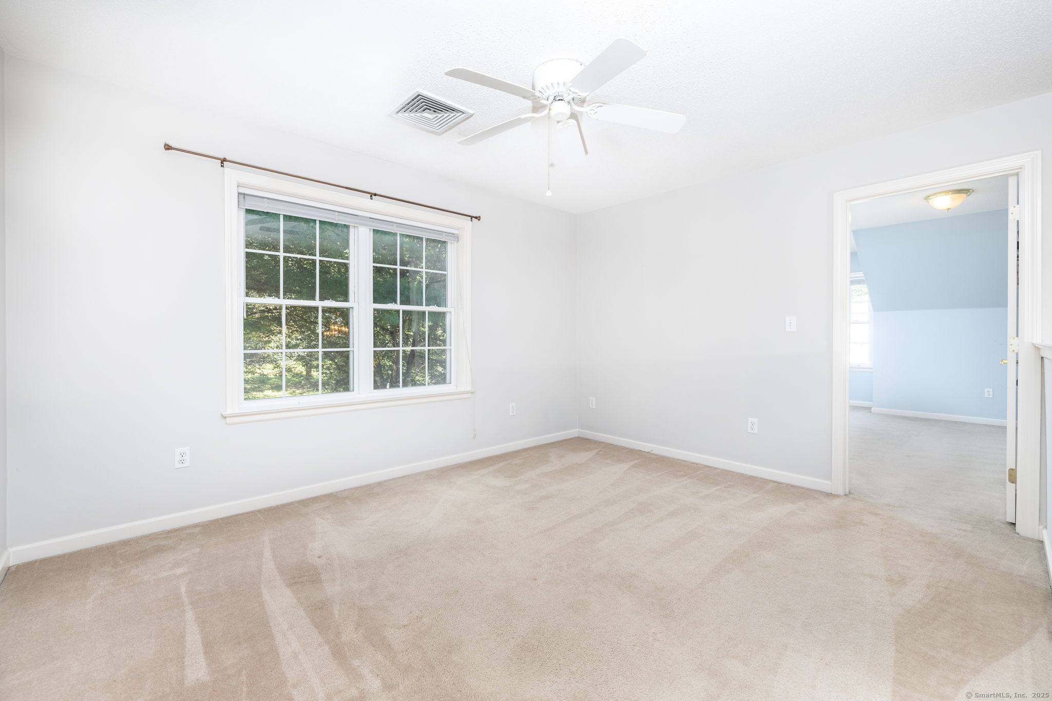 Simsbury, Connecticut 06070, United States, 2 Bedrooms Bedrooms, ,3 BathroomsBathrooms,Residential,Pending,211286