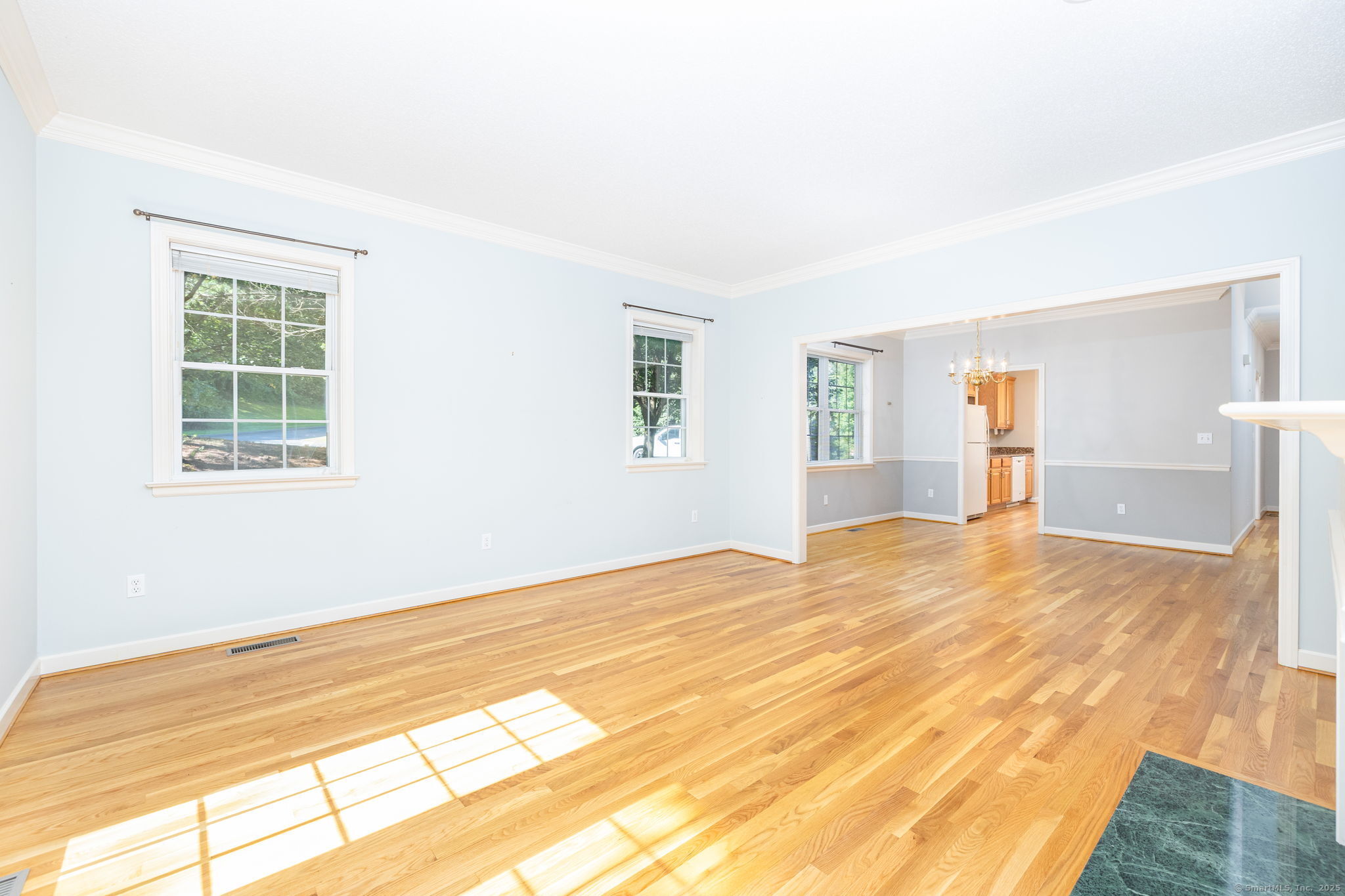 Simsbury, Connecticut 06070, United States, 2 Bedrooms Bedrooms, ,3 BathroomsBathrooms,Residential,Pending,211286