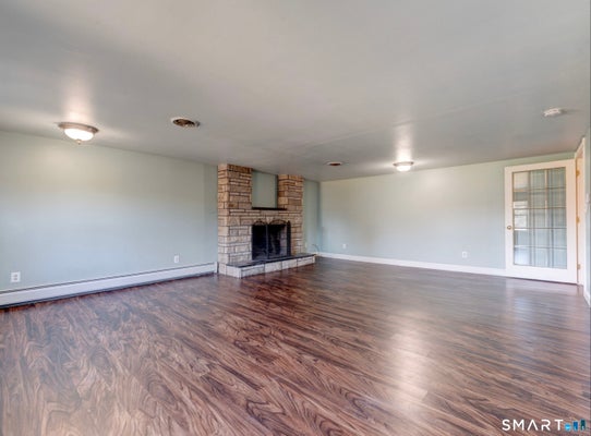 1091 S MAIN ST, PLANTSVILLE, CT 06479 - Image 2cab9b40113b6ea78ee8ebbbbeb17f81/1751353890