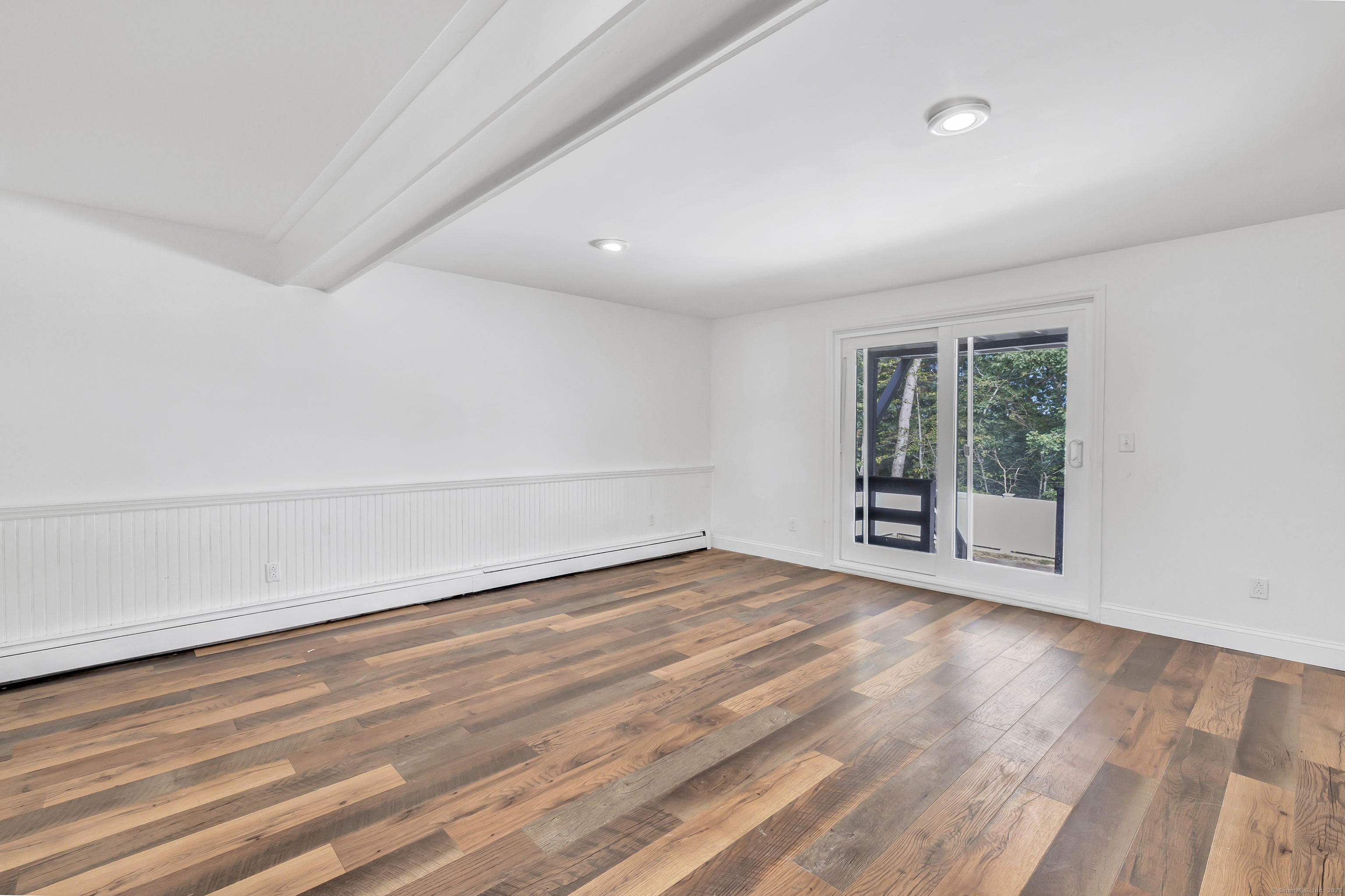 Shelton, Connecticut 06484, United States, 3 Bedrooms Bedrooms, ,2 BathroomsBathrooms,Residential,Pending,211479