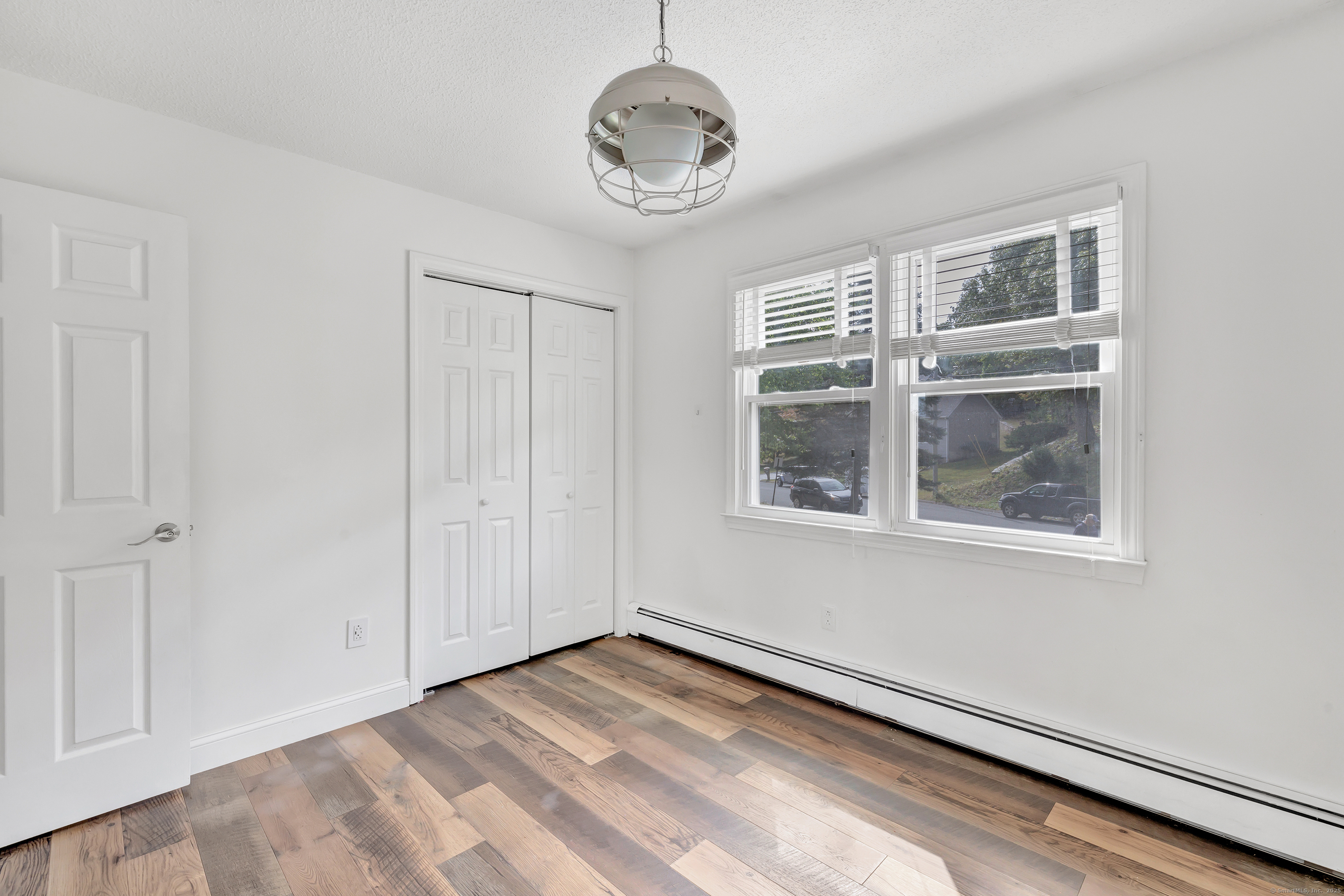 Shelton, Connecticut 06484, United States, 3 Bedrooms Bedrooms, ,2 BathroomsBathrooms,Residential,Pending,211479