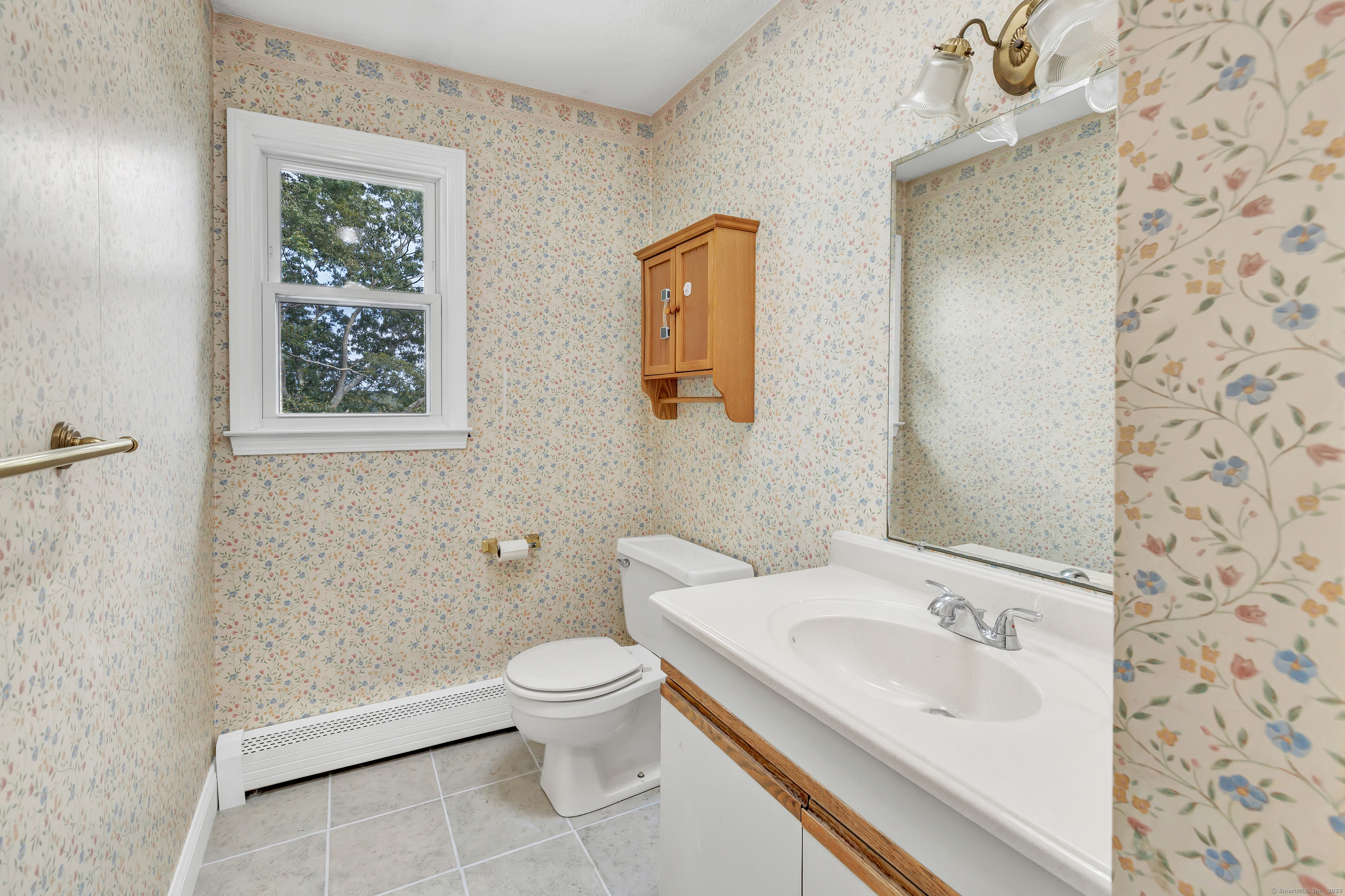 Shelton, Connecticut 06484, United States, 3 Bedrooms Bedrooms, ,2 BathroomsBathrooms,Residential,Pending,211479