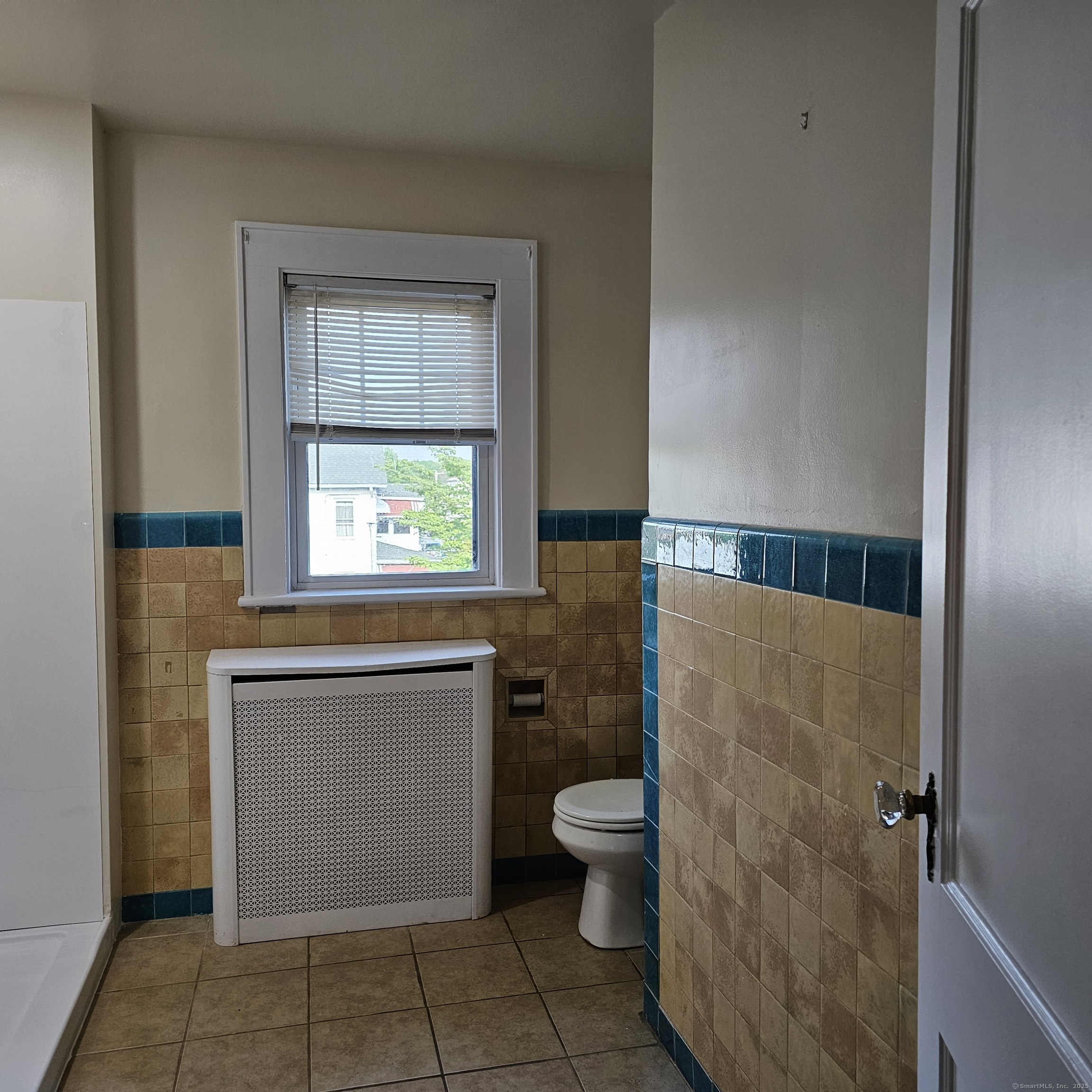 2010 Noble Avenue, Bridgeport, Connecticut image 20