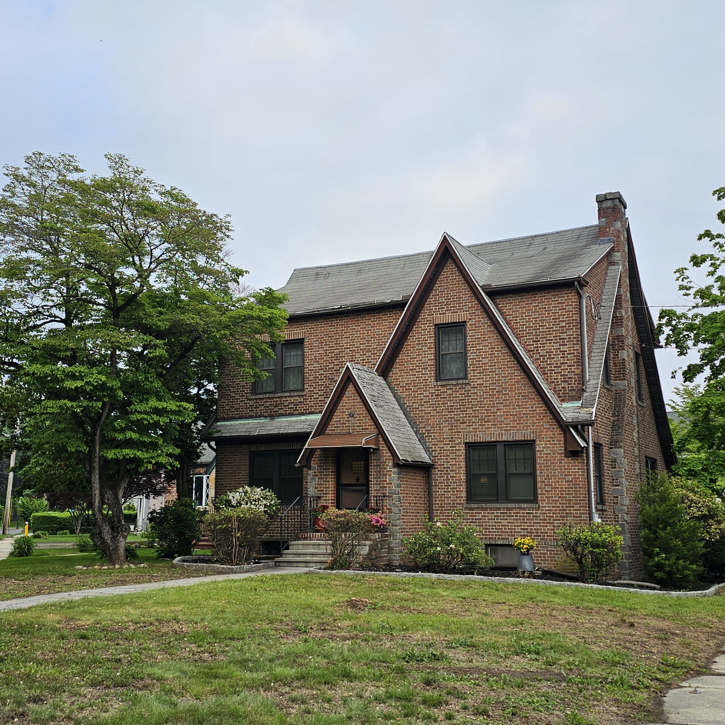 Property for Sale at Noble Avenue, Bridgeport, Connecticut - Bedrooms: 4 
Bathrooms: 2 
Rooms: 8  - $455,000