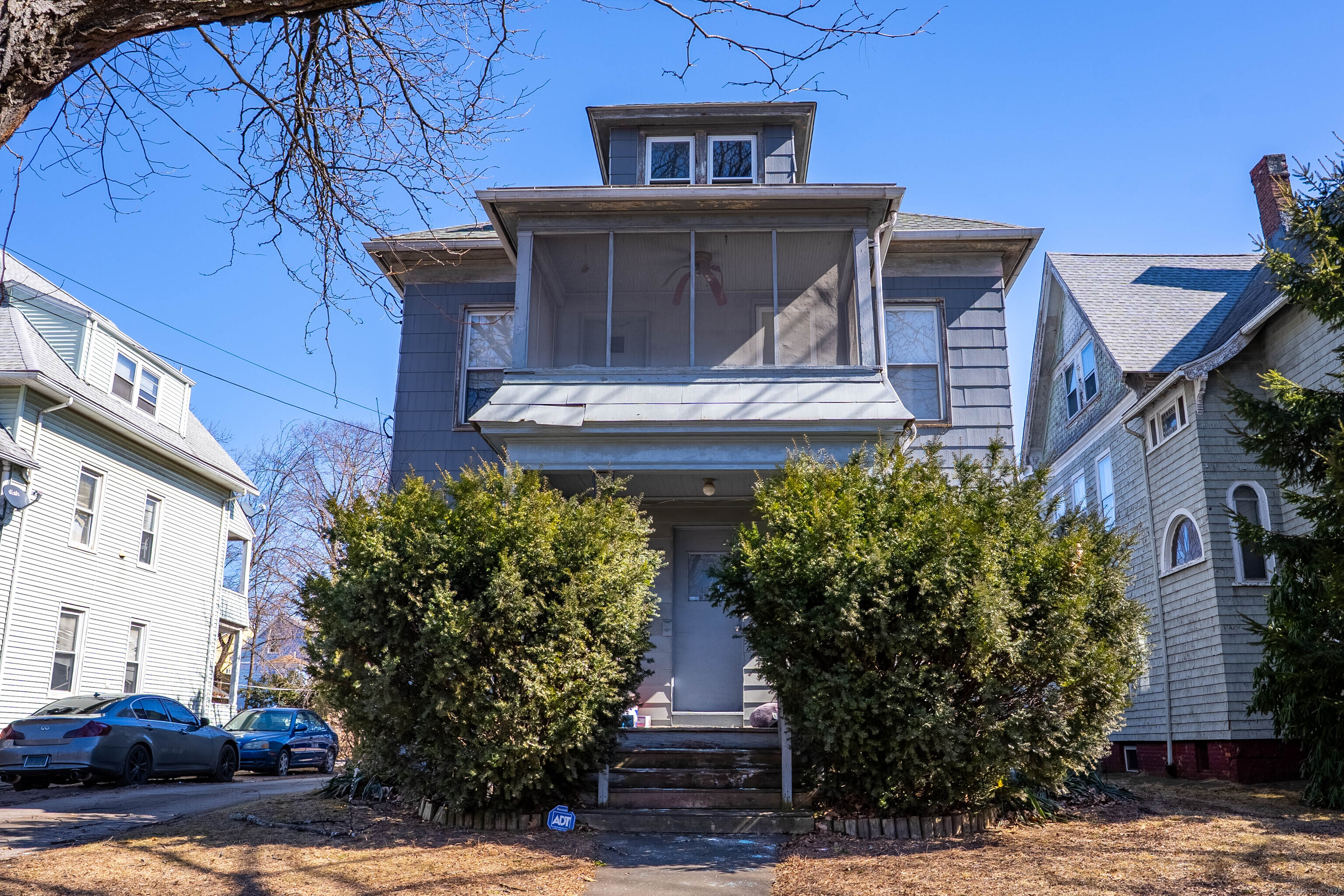 Howard Avenue, New Haven, Connecticut - 4 Bedrooms  
2 Bathrooms  
12 Rooms - 