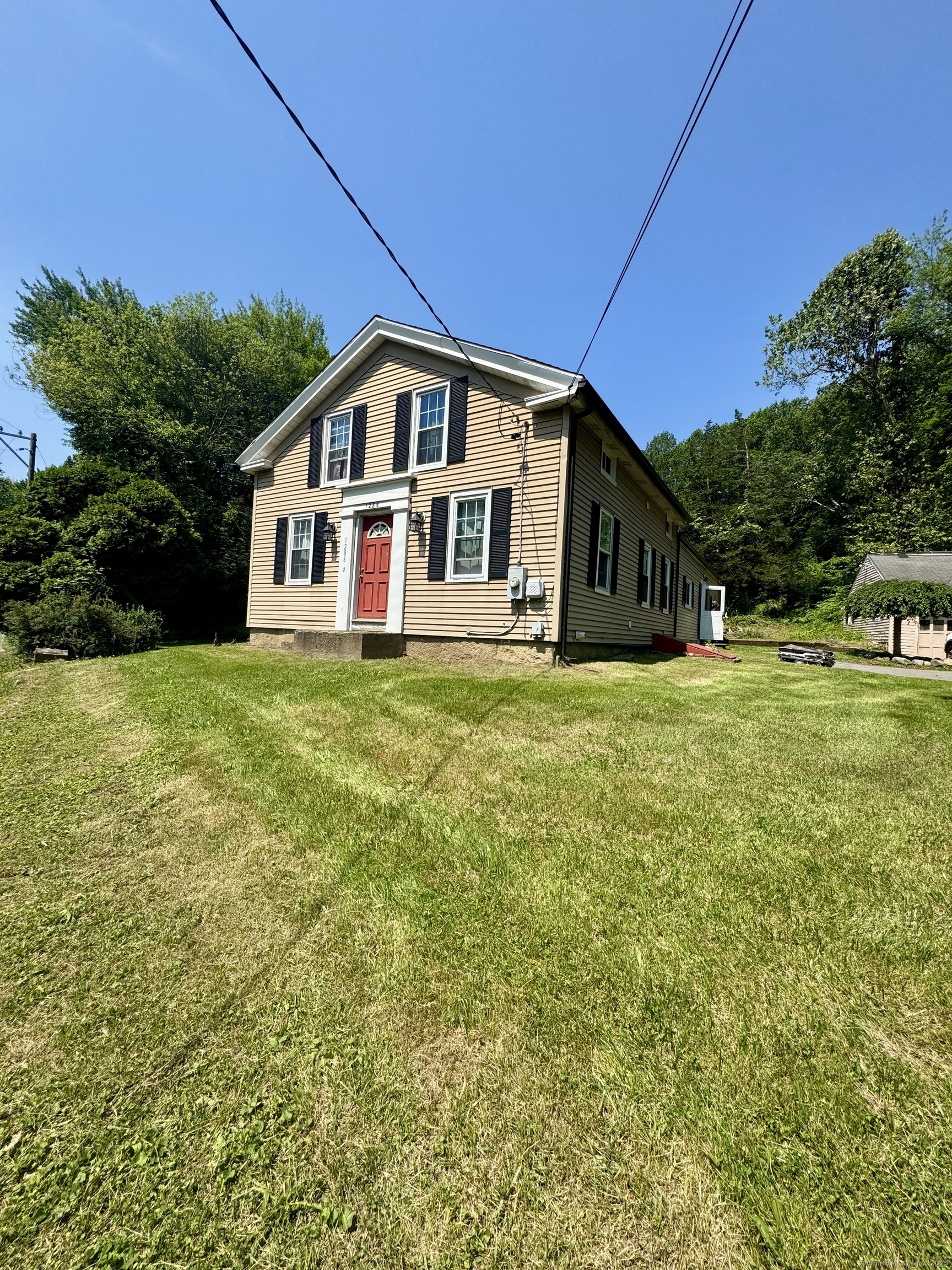Mount Vernon Road, Southington, Connecticut - 3 Bedrooms  
2 Bathrooms  
7 Rooms - 