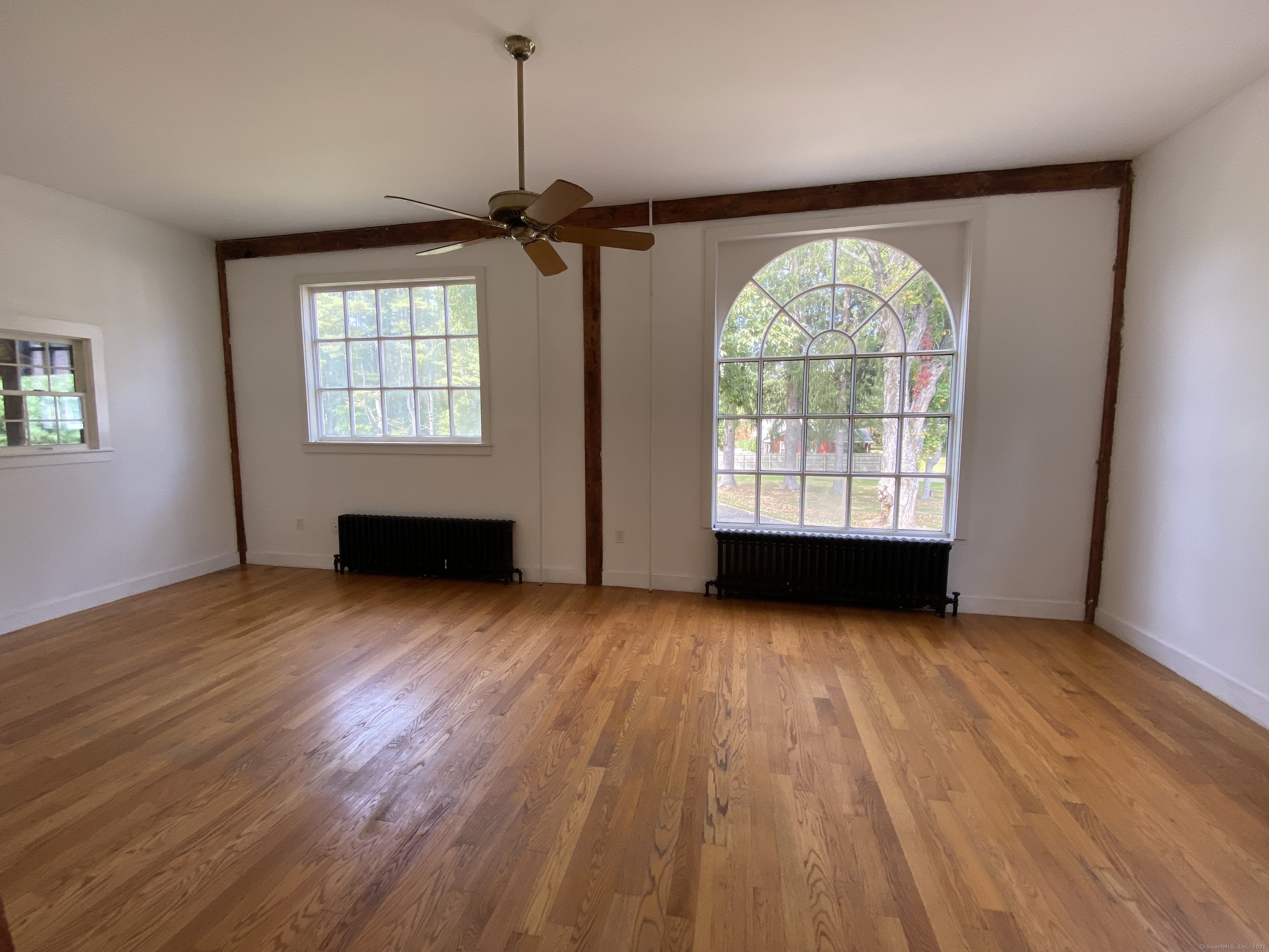 Middlefield, Connecticut 06481, United States, 2 Bedrooms Bedrooms, ,2 BathroomsBathrooms,Residential,Active,220110