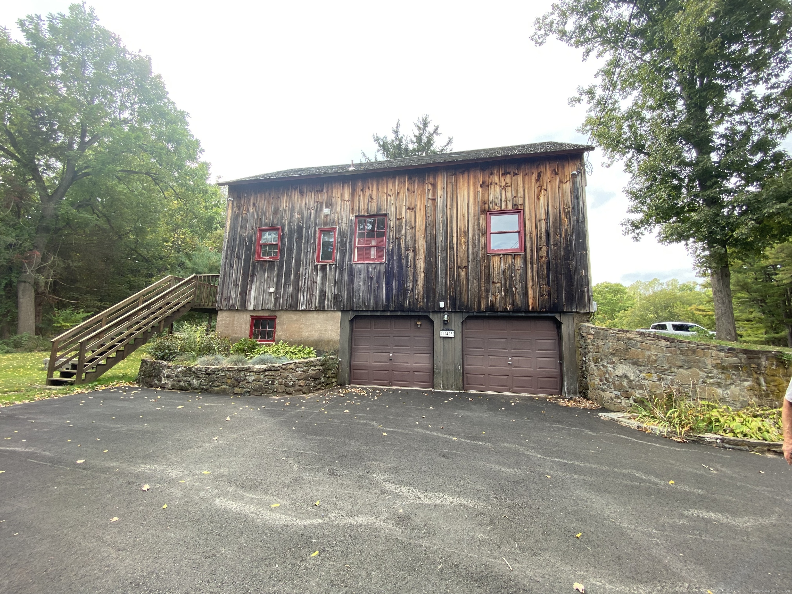 Middlefield, Connecticut 06481, United States, 2 Bedrooms Bedrooms, ,2 BathroomsBathrooms,Residential,Active,220110