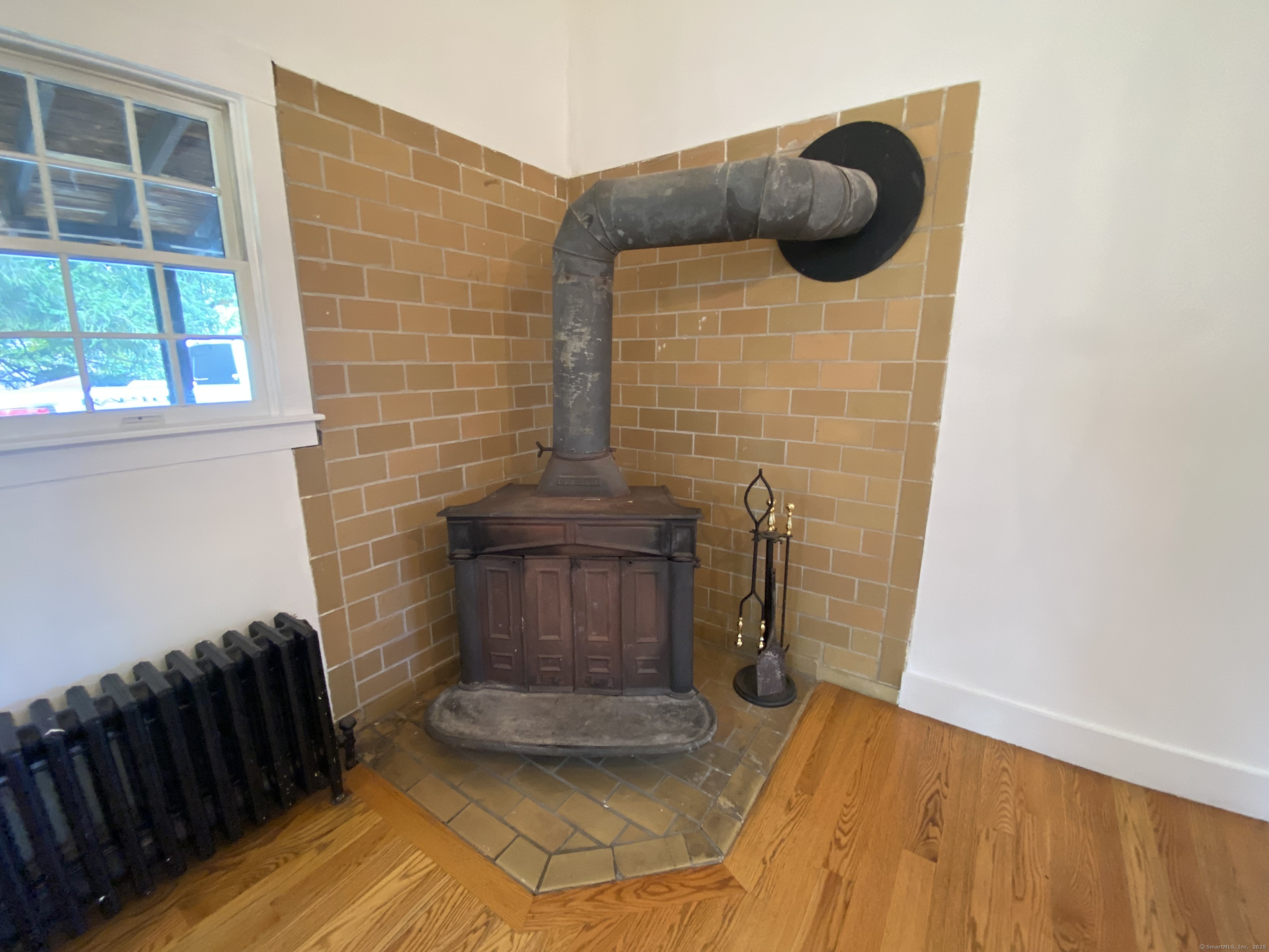 Middlefield, Connecticut 06481, United States, 2 Bedrooms Bedrooms, ,2 BathroomsBathrooms,Residential,Active,220110