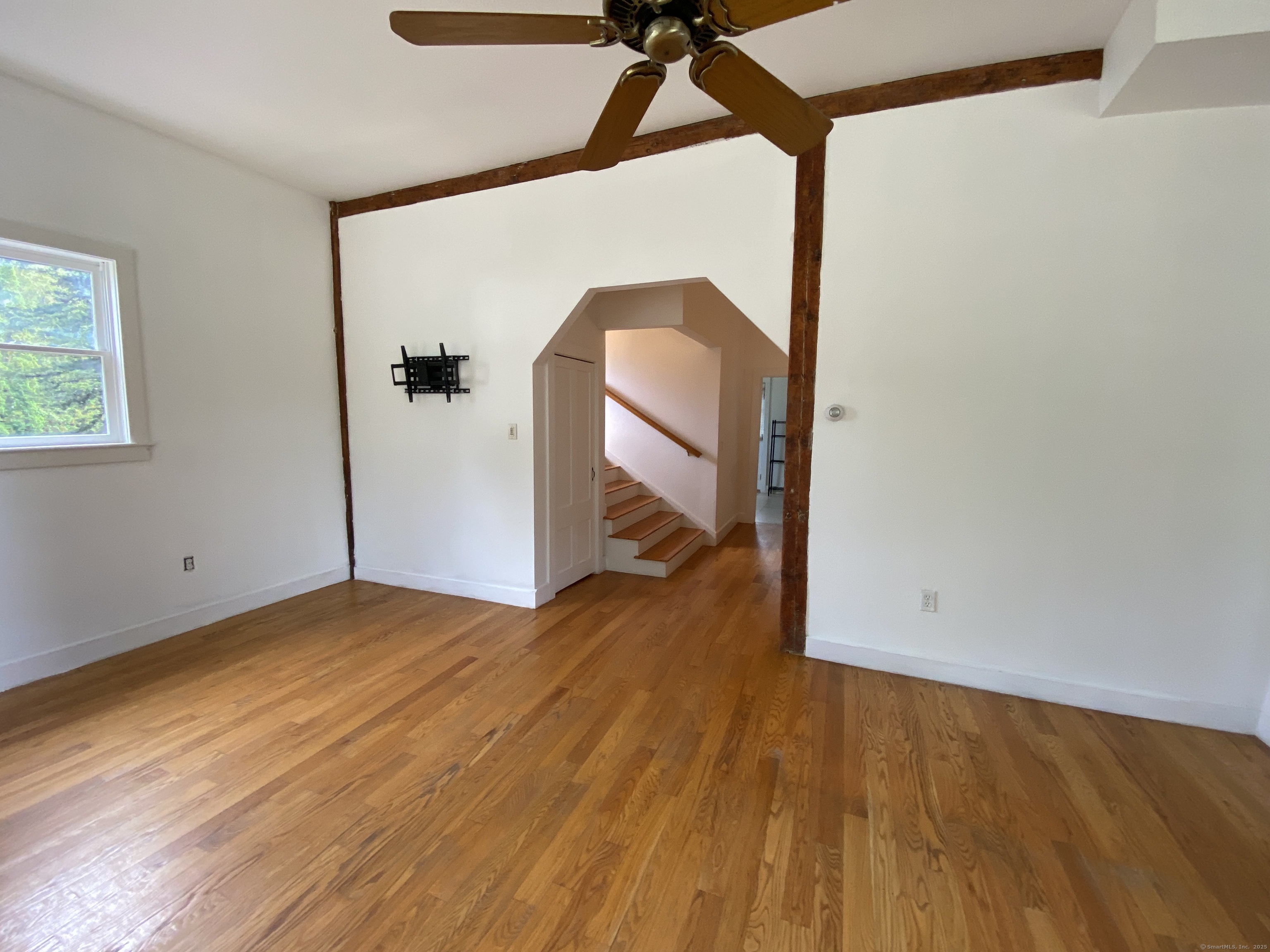 Middlefield, Connecticut 06481, United States, 2 Bedrooms Bedrooms, ,2 BathroomsBathrooms,Residential,Active,220110