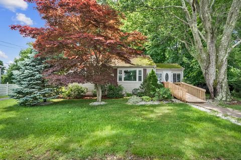 Single Family Residence in Southington CT 54 Surrey Lane.jpg