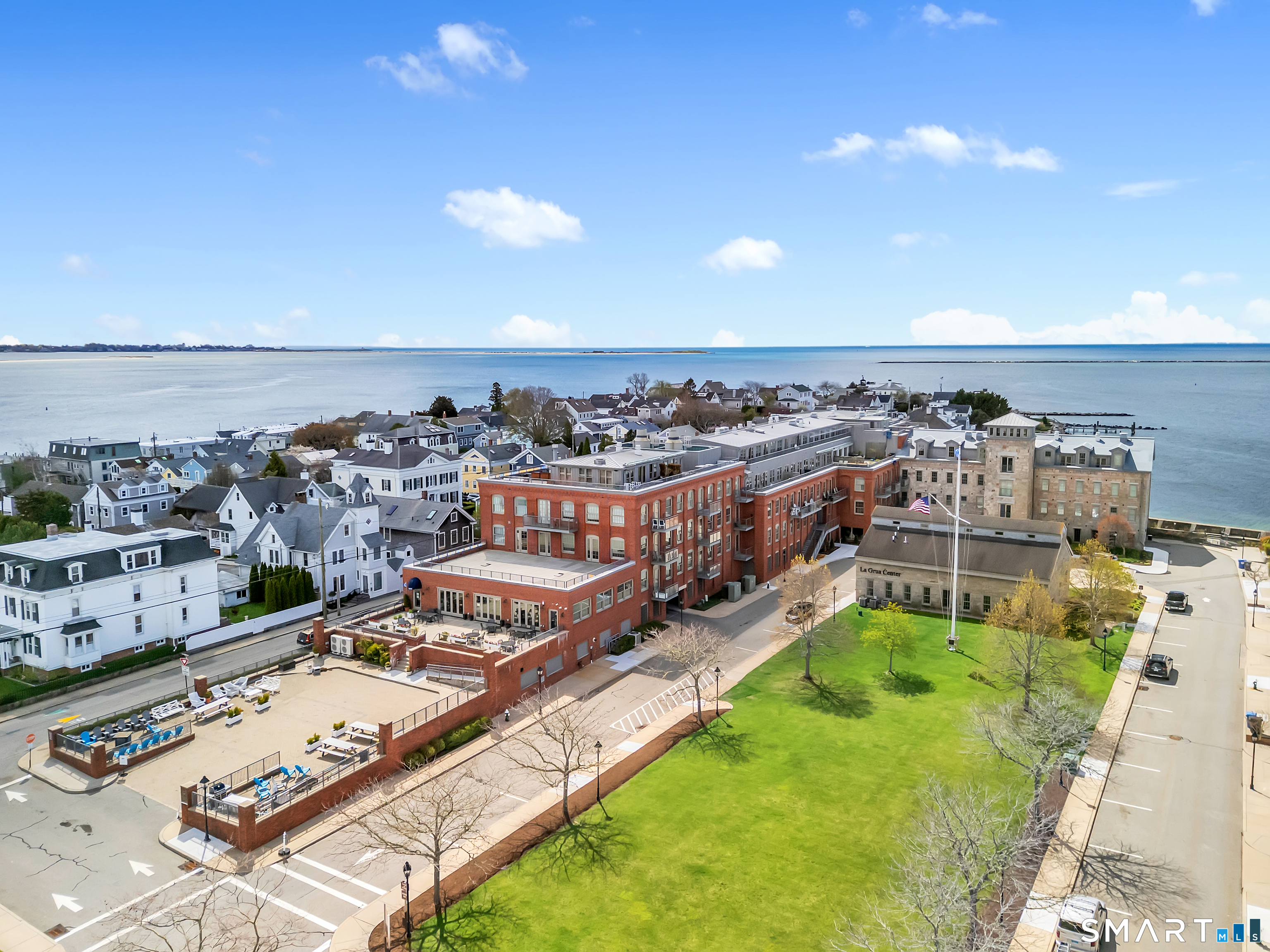 8 Stonington Commons 22