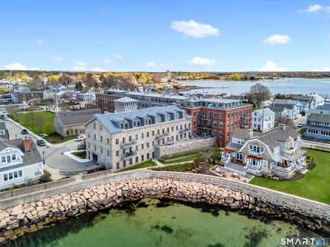 Condo For Sale - 8 Stonington Commons #22<br/> Stonington, CT 06378